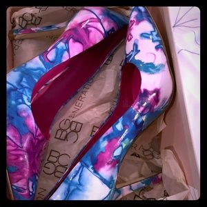 BCBG lilac flower heels